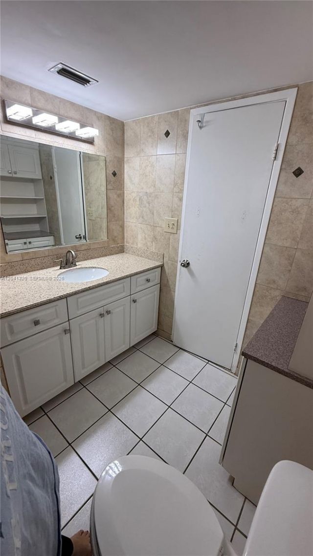 1770 NE 191st St , Unit 114-1, Miami, FL 33179 Photo
