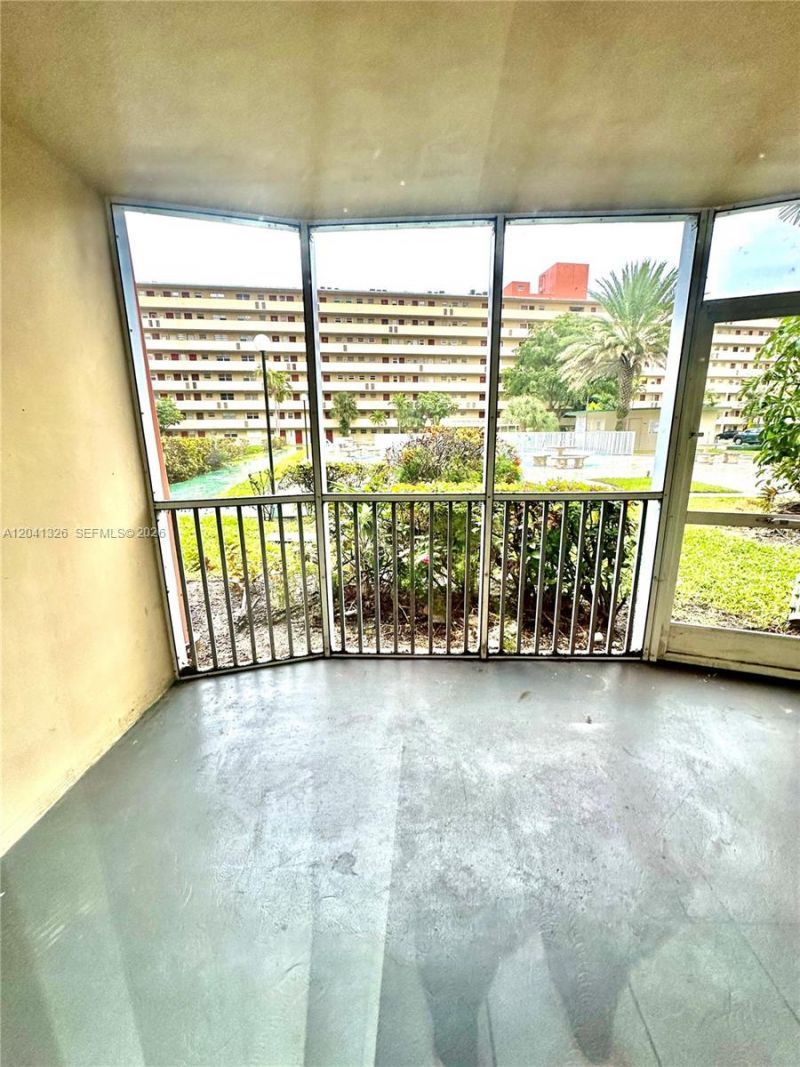 1770 NE 191st St , Unit 114-1, Miami, FL 33179 Photo