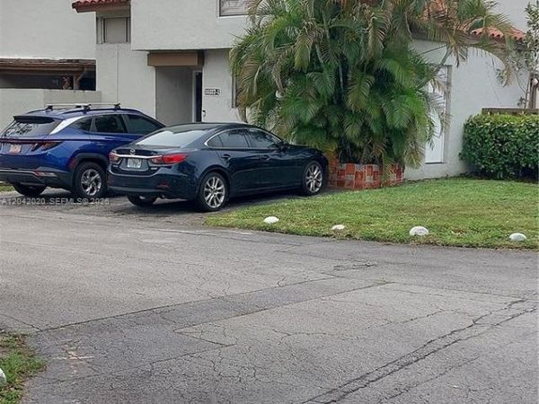 10327 NW 9th St Cir , Unit 1-7, Miami, FL 33172
