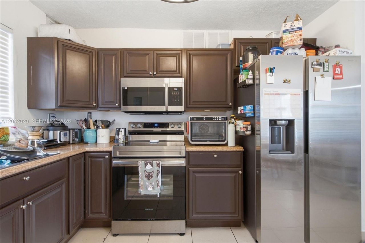 10327 NW 9th St Cir, Unit 1-7, Miami, FL 33172 Photo
