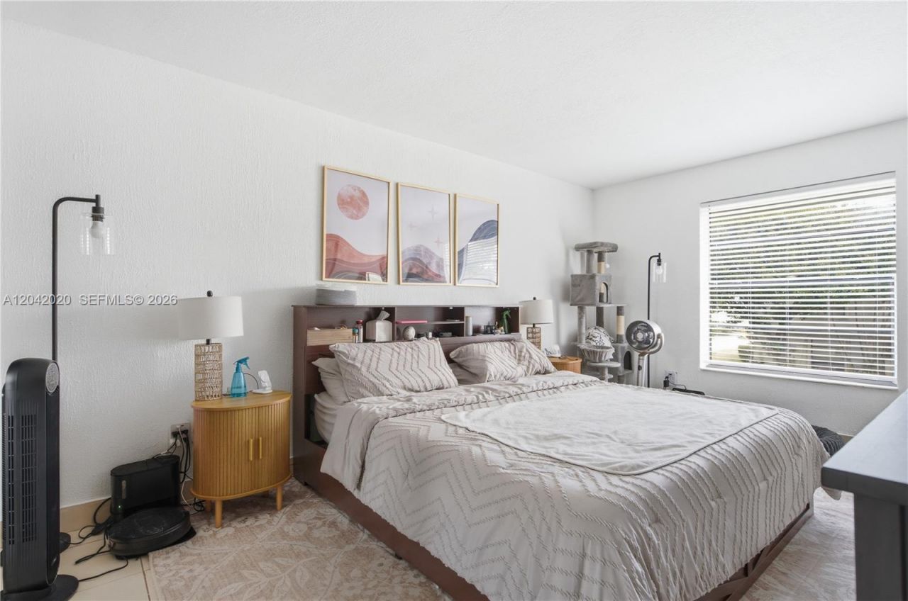 10327 NW 9th St Cir, Unit 1-7, Miami, FL 33172 Photo