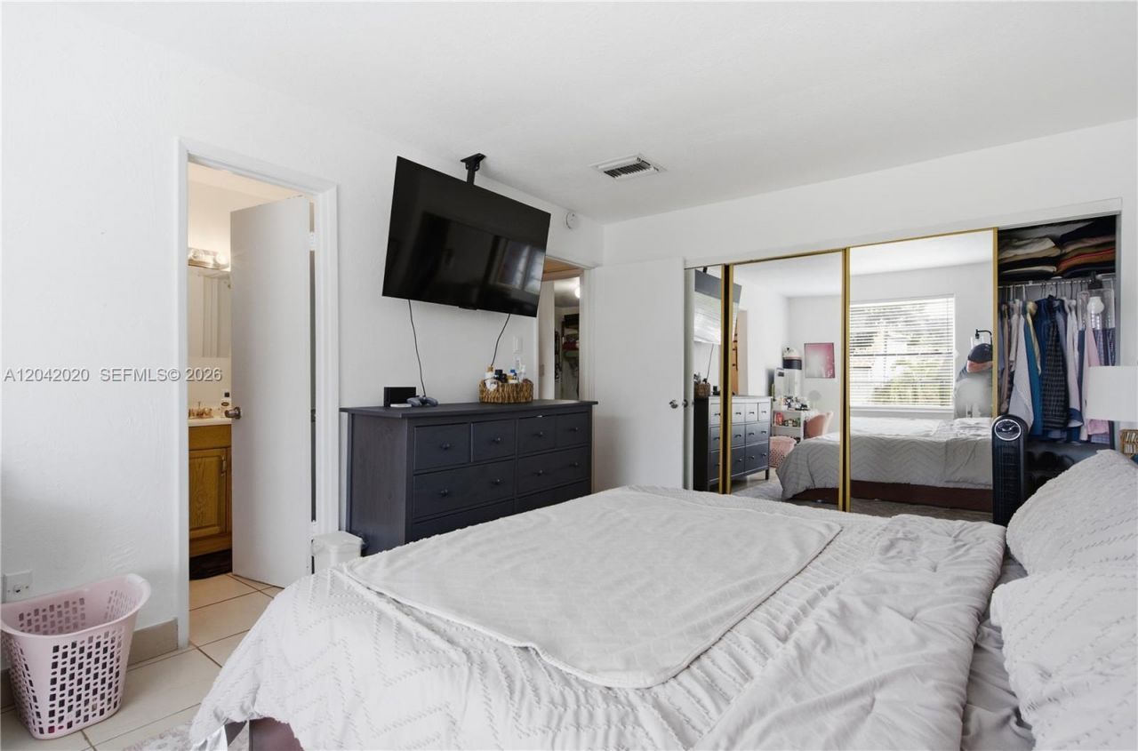 10327 NW 9th St Cir, Unit 1-7, Miami, FL 33172 Photo