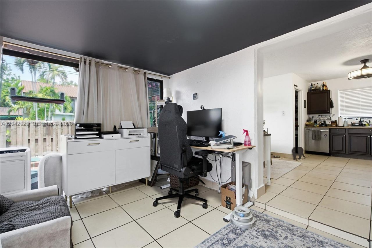 10327 NW 9th St Cir, Unit 1-7, Miami, FL 33172 Photo