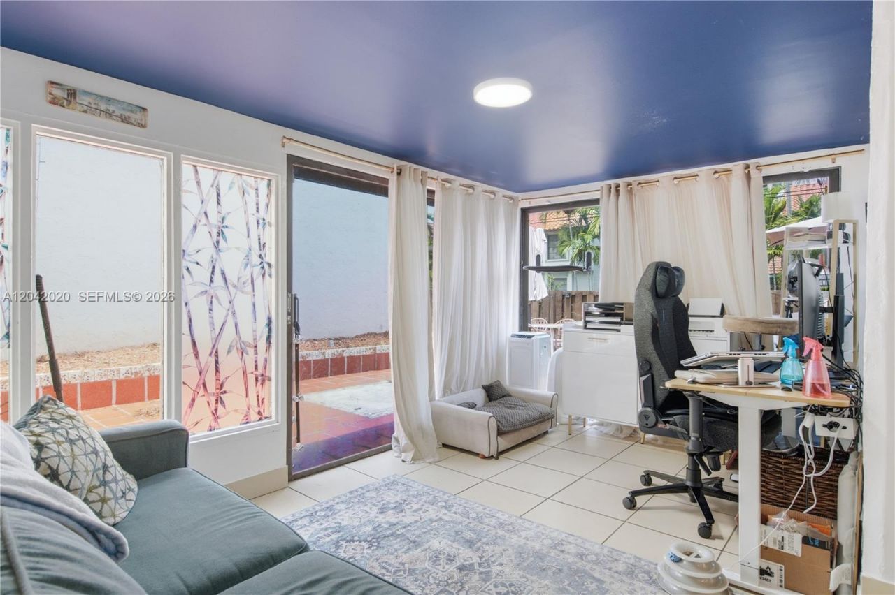 10327 NW 9th St Cir, Unit 1-7, Miami, FL 33172 Photo