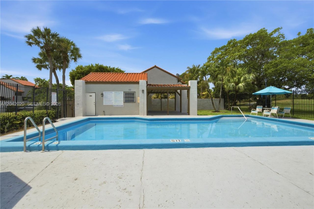 10327 NW 9th St Cir, Unit 1-7, Miami, FL 33172 Photo