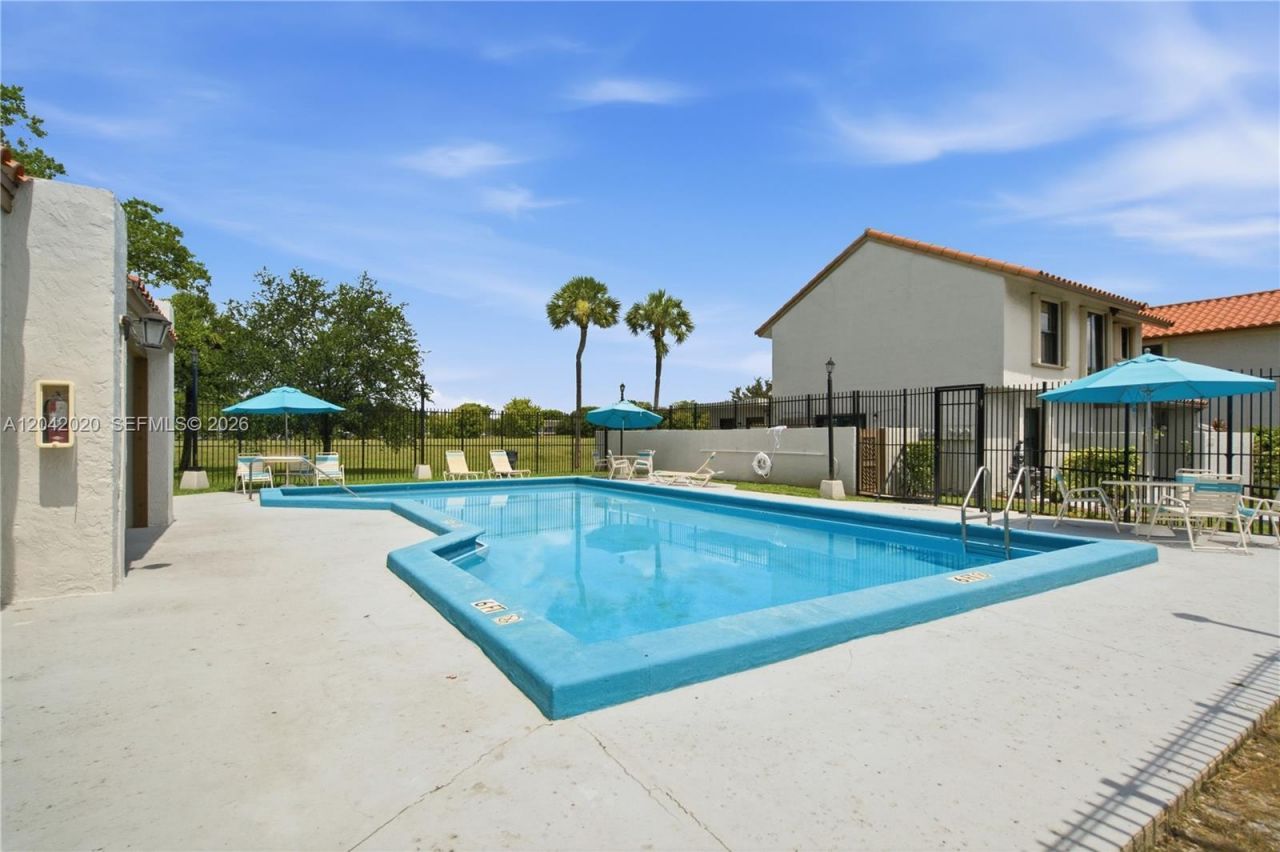10327 NW 9th St Cir, Unit 1-7, Miami, FL 33172 Photo