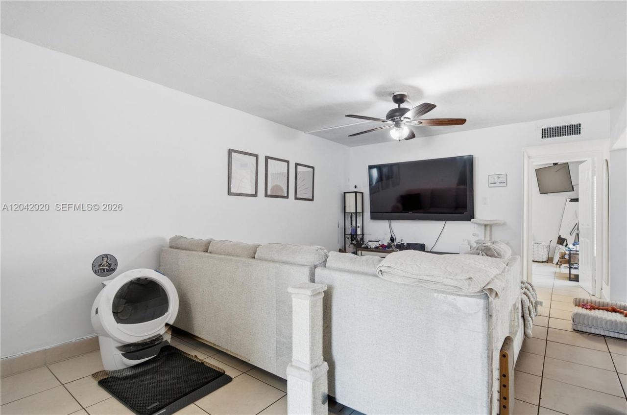 10327 NW 9th St Cir, Unit 1-7, Miami, FL 33172 Photo