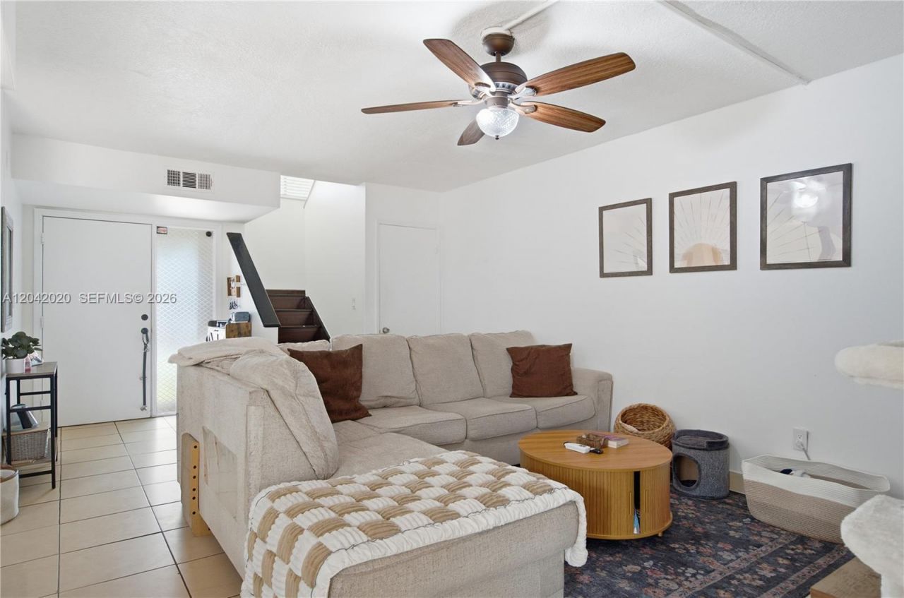 10327 NW 9th St Cir, Unit 1-7, Miami, FL 33172 Photo