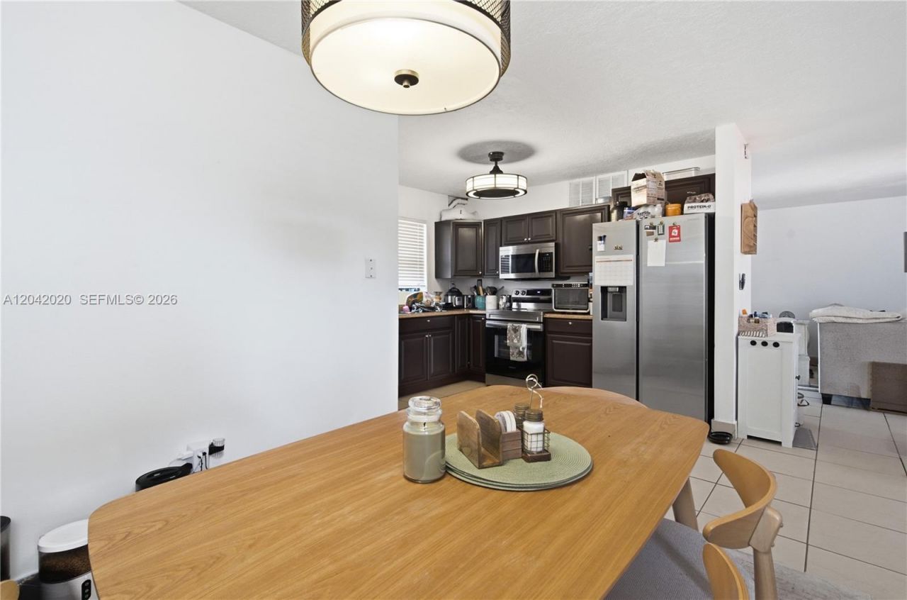 10327 NW 9th St Cir, Unit 1-7, Miami, FL 33172 Photo