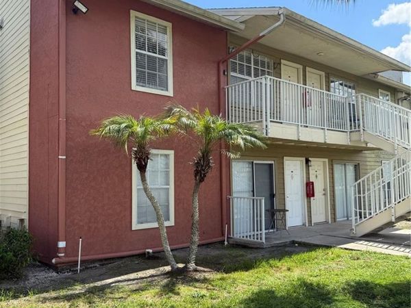 220 LAKE PARSONS GREEN , Unit 205, BRANDON, FL 33511