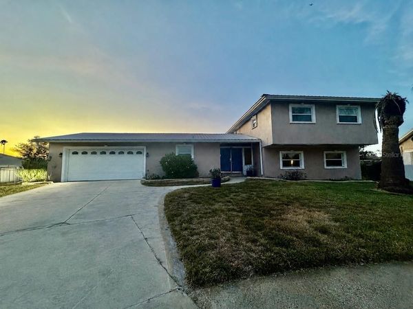 8725 PALISADES DRIVE , TAMPA, FL 33615