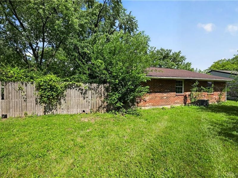 7589 Pomeranian Drive, Huber Heights, OH 45424 Photo 3