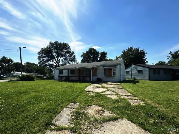 1137 St Margaret Drive , Cahokia, IL 62206