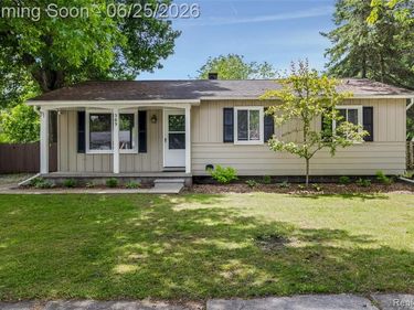 309 Crescent Avenue, Holly Vlg, MI 48442