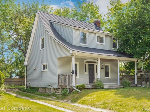 1924 Pinecrest Drive, Ferndale, MI 48220