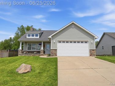 3477 Amber Oaks Drive, Howell Twp, MI 48855
