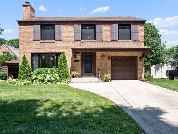 6957 N Caldwell Avenue, Chicago, IL 60646