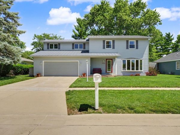 2510 Southmoor Drive, Champaign, IL 61821