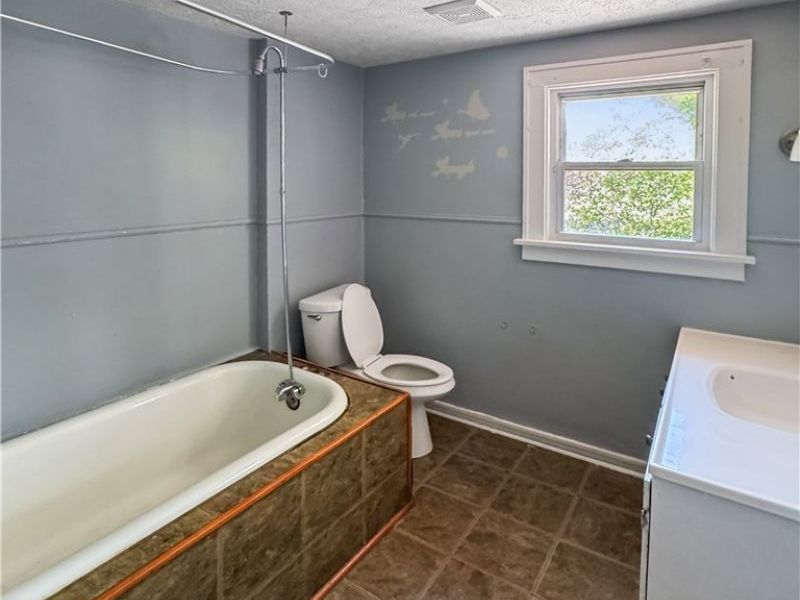 2041 13th Street SW, Akron, OH 44314 Photo 10