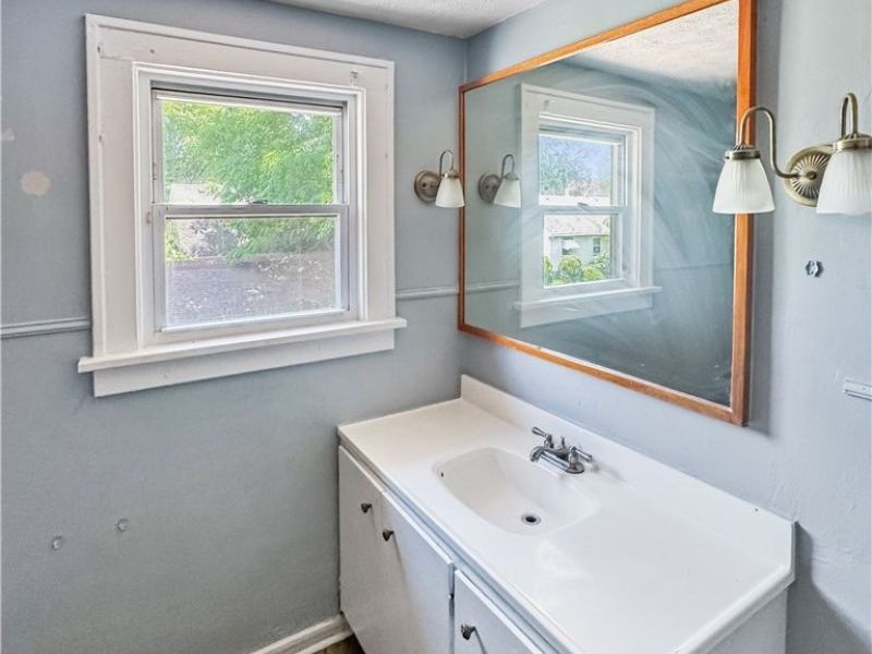 2041 13th Street SW, Akron, OH 44314 Photo 11