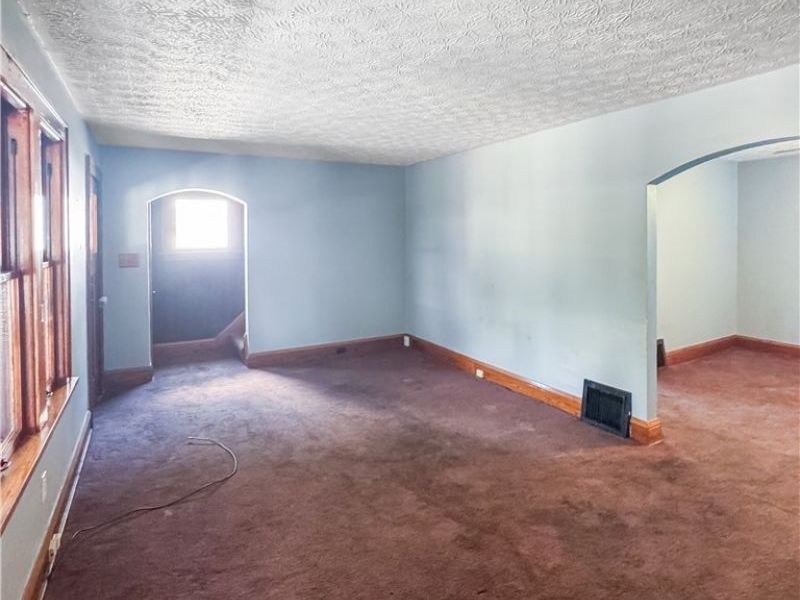 2041 13th Street SW, Akron, OH 44314 Photo 9