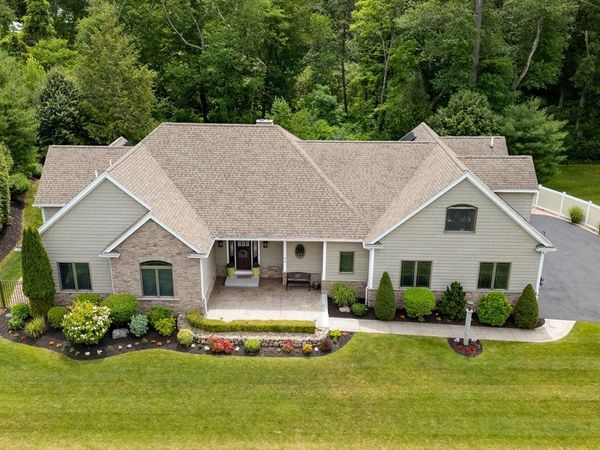 40 Frasier Ln, Tewksbury, MA 01876