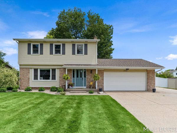 7366 Harmon Lane, Jenison, MI 49428