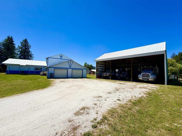 3359 Thompson Rd, Valley, WA 99181