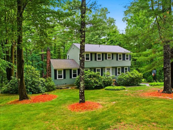 9 King Edward Drive, Londonderry, NH 03053