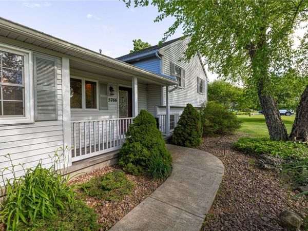 5766 Coppersmith Trail , Ontario, NY 14519