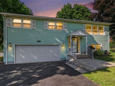 134 Lake Road , Avon, NY 14414