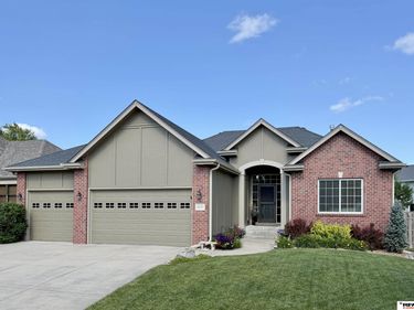 9030 S 28 Street, Lincoln, NE 68516