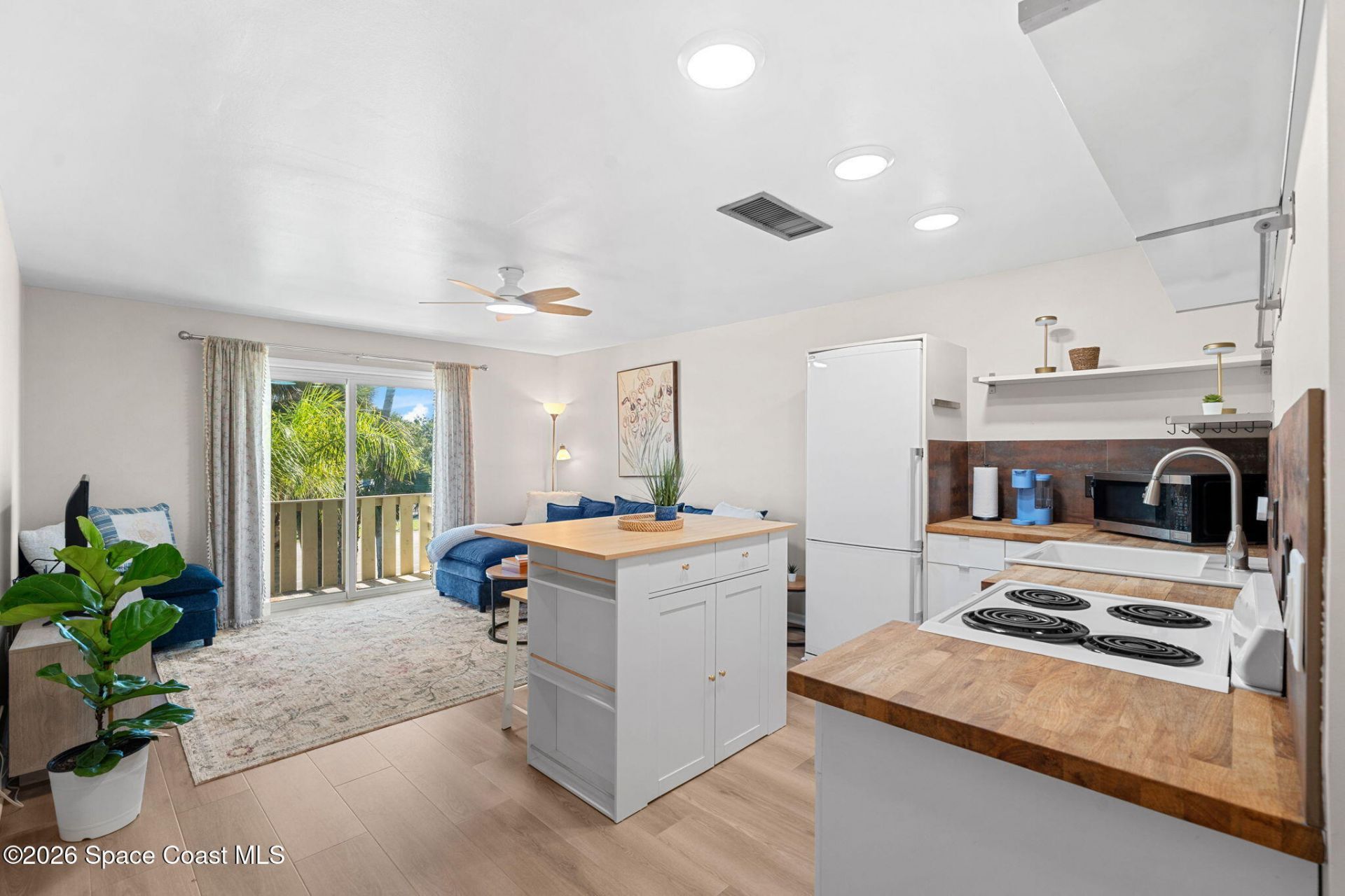 419 Ocean Avenue, Unit 305, Melbourne Beach, FL 32951 Photo