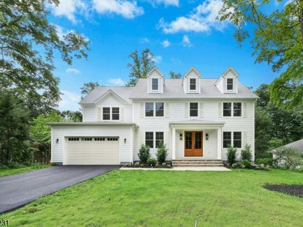 155 Dogwood Ln, Berkeley Heights, NJ 07922