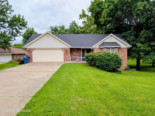 167 E CENTER STREET, Holts Summit, MO 65043