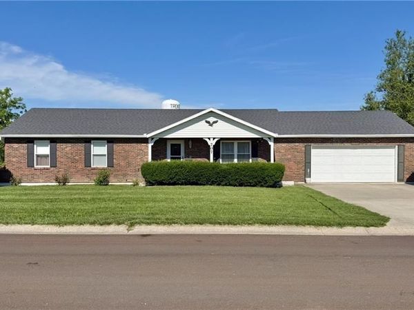 707 Lake Manor Drive, Trenton, MO 64683