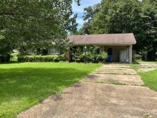 1559 Azalea Street, Clarksdale, MS 38614