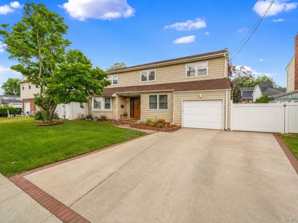 4382 New York Ave , Island Park, NY 11558