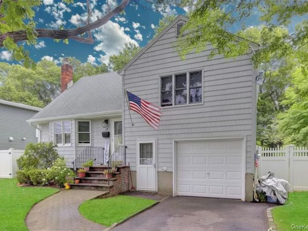 117 Eastgate Road, Massapequa Park, NY 11762