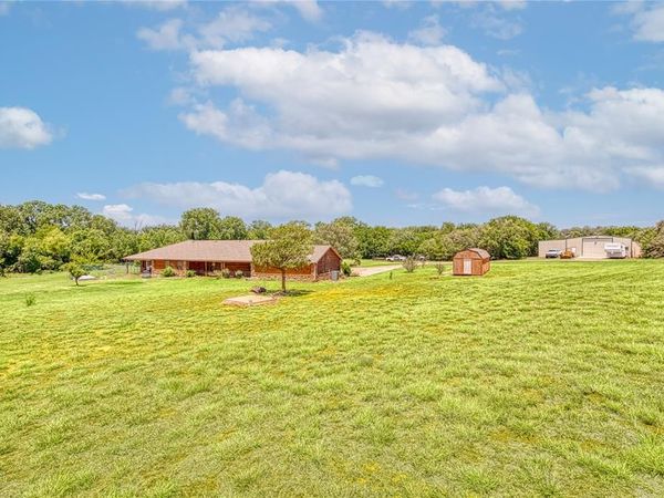 11221 N 1960 Circle, Elk City, OK 73644