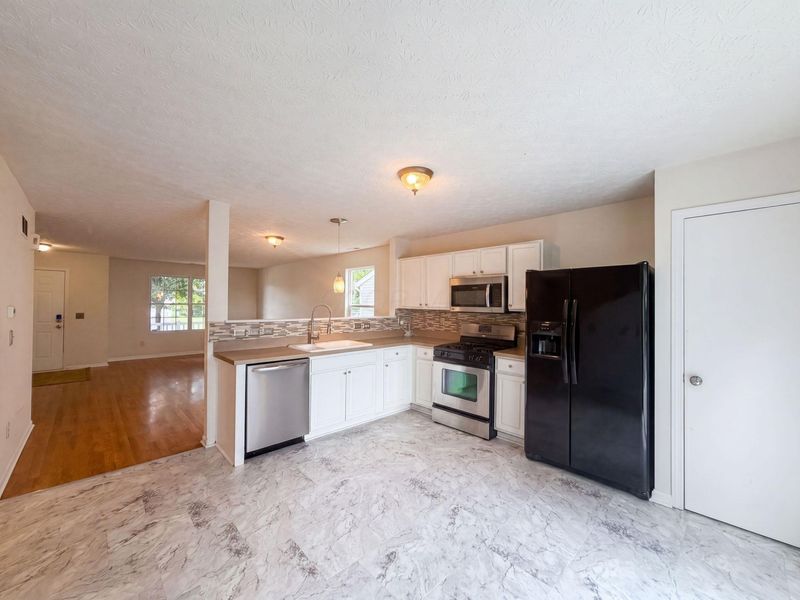4625 Kenross Drive , Columbus, OH 43207 Photo 2