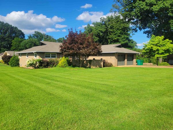 204 Darby Ave, Sheffield, AL 35660