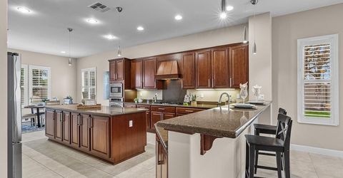 2498 Pepper Tree Ln, Manteca, CA 95336 Photo