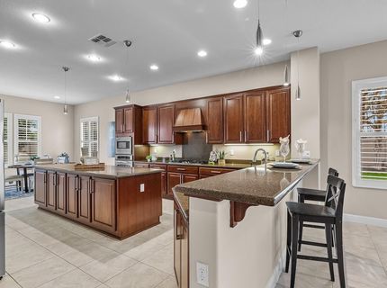 2498 Pepper Tree Ln, Manteca, CA 95336 Photo