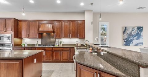 2498 Pepper Tree Ln, Manteca, CA 95336 Photo