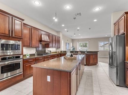 2498 Pepper Tree Ln, Manteca, CA 95336 Photo