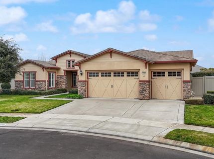 2498 Pepper Tree Ln, Manteca, CA 95336 Photo