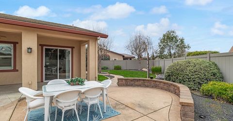 2498 Pepper Tree Ln, Manteca, CA 95336 Photo
