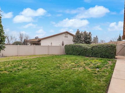 2498 Pepper Tree Ln, Manteca, CA 95336 Photo