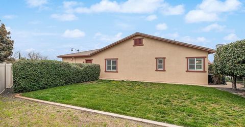 2498 Pepper Tree Ln, Manteca, CA 95336 Photo